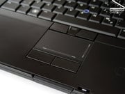 A combinação Touchpad/trackpoint permite um uso ergonómico deste portátil.