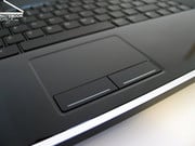 O touchpad é fácil de usar e fornece uma característica de zomm multi-touch.