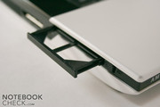 Expansões adicionais ao notebook são possíveis através da entrada ExpressCard.