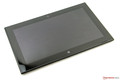 O tablet tem uma tela IPS de 10,1-polegadas com um brilho máximo de 650 cd/m².