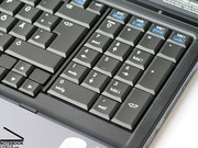 O teclado tem uma boa disposição e é espaçoso, povidenciando um teclado numérico separado.