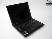 O ecrã com design em concha é também uma característica típica da Thinkpad, que não irá transmitir correctamente as proporções reais...