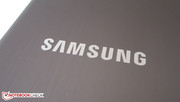 Naturalmente, um logotipo da Samsung não deveria ser esquecido.