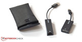 Uma pequena bolsa contém o adaptador mini-DisplayPort para VGA e a placa de rede USB.