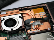 Um destaque do portátil é a placa de vídeo Geforce 8800 GTX com 512MB GDDR3 de memória de vídeo.