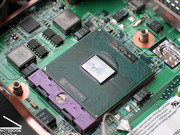 Enquanto o BIOS e a placa mãe estiverem prontos para o uso de CPUs Penryn, o chip pode simplesmente ser inserido e o portátil montado de novo.