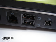 Além disso, um RJ-45 gigabit LAN, um combo eSATA/USB 2.0, um USB 2.0 e Firewire estão na esquerda