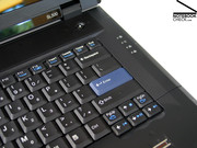 As teclas rápidas típicas do Thinkpad, que incluem contrlo de volume e o botão azul ThinkVantage, estão também presentes.