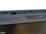 A tela do W700 domina, além da tela muitas outras funções, também a recepção de várias antenas e a webcam ou até as ThinkLights, por exemplo.