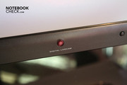 Uma webcam de 0.3 Mpixel está instalada na placa...