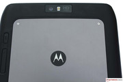 A Motorola não usa um case monobloco,