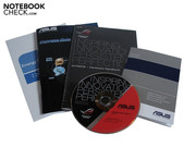 A Asus incluiu diversos panfletos informativos e um DVD de controladores e ferramentas com o G73SW.