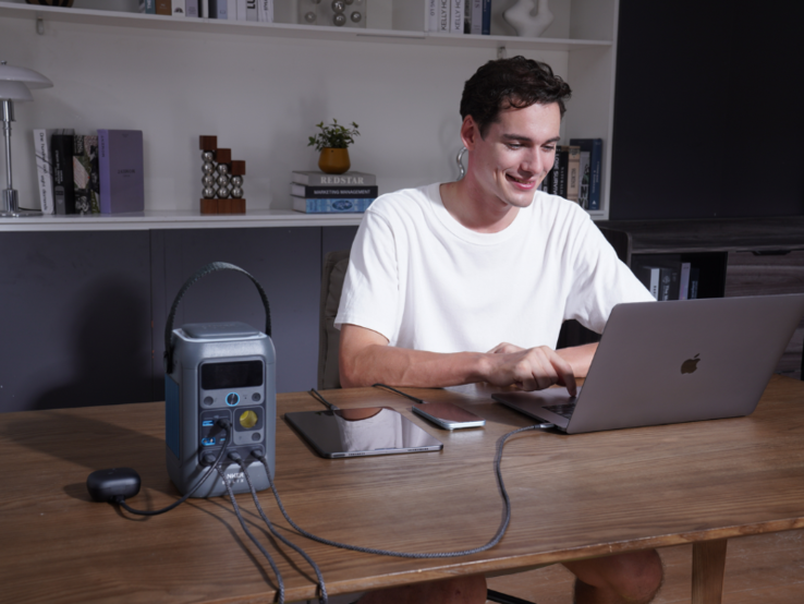 O Anker Solix C300 DC pode alimentar até seis dispositivos ao mesmo tempo (Fonte da imagem: Anker)