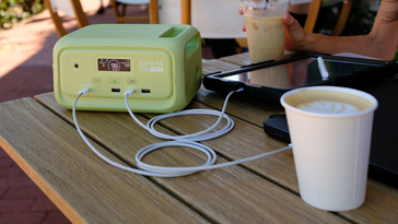 O Bluetti Elite 10 em uma cor verde prado (Fonte da imagem: Bluetti)