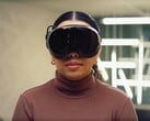 O headset Steam Frame VR exibido em um jogador