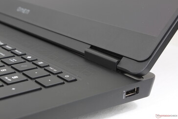 As dobradiças poderiam ser mais rígidas para uma melhor sensação de longevidade