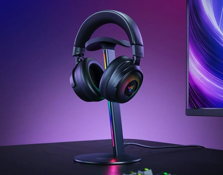 A Razer Base Station V3 Chroma possui uma borda curva antiderrapante para segurar fones de ouvido compatíveis com segurança.