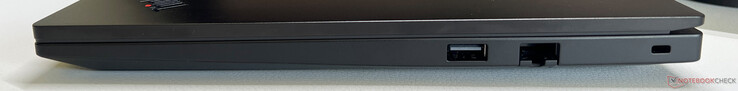 Direito: USB-A 3.2 Gen 2 (10 Gbit/s), Gigabit Ethernet, slot de segurança Kensington
