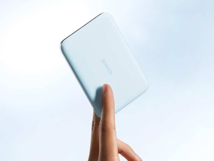 O Anker Nano Power Bank (5K, MagGo, Slim) em azul