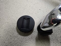 As almofadas da base evitam que a cadeira role para longe