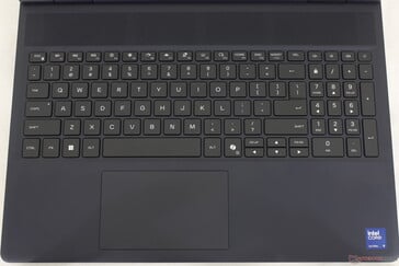 O teclado inclui um teclado numérico diferente do Alienware Area-51