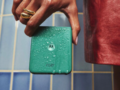 O Razr 70 Plus tem certificação IP48 contra entrada de poeira e água.