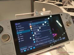 O Zotac Zone Pro executando seu fork do Manjaro Linux (Fonte da imagem: Notebookcheck)