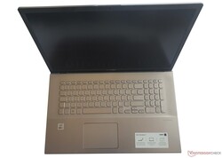 Asus VivoBook 17 F712JA. Unidade de teste fornecida pela NBB.com (notebooksbilliger.de).