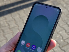 O Galaxy 26 pode não carregar mais rápido do que o Galaxy S25 (foto). (Fonte da imagem: Notebookcheck)