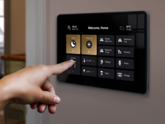 O Dynalite Matter Bridge da Philips combina a tela sensível ao toque (foto) e o gateway Ethernet. (Fonte da imagem: Philips Dynalite)