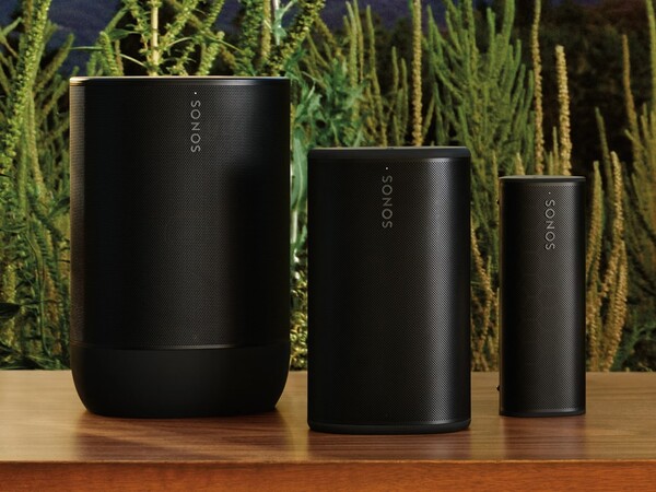 O Sonos Play é menor que o Move 2, mas maior que o Roam 2.
