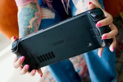 Há rumores de que a Valve está trabalhando em um novo controle que segue as dicas de design do Steam Deck (Fonte da imagem: Georgiy Lyamin)