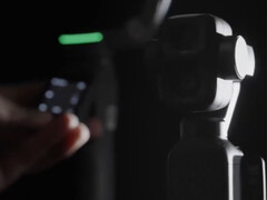 O DJI Osmo Pocket 4P ao fundo.