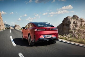 BMW iX4 SUV 1