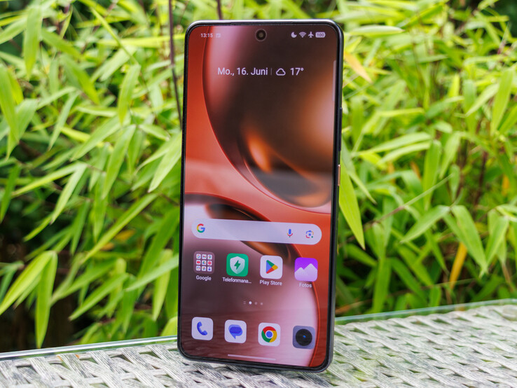 realme GT 7. (Fonte da imagem: Daniel Schmidt)