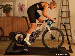O Garmin Tacx NEO 3M pode simular várias superfícies, incluindo cascalho e paralelepípedos. (Fonte da imagem: Garmin)
