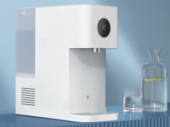 A Mijia Desktop Drinking Machine versão quente e fria pode refrigerar, aquecer e filtrar água. (Fonte de imagem: Xiaomi)