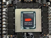Módulos de VRAM GDDR7 com capacidade de até 6 GB estão em desenvolvimento; na imagem: placa de circuito impresso (PCB) da GeForce RTX 5090 com módulos de memória expostos