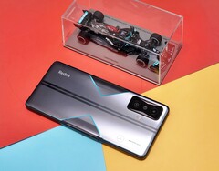 O Redmi K50 Gaming também é vendido em um modelo Mercedes-AMG Petronas F1 Edition, de disponibilidade limitada. (Fonte: Ice Universe)