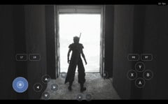 Jogo de PC em execução através do DroidDeck no Android, mostrando um personagem em uma paisagem nevada com botões de controle virtual.