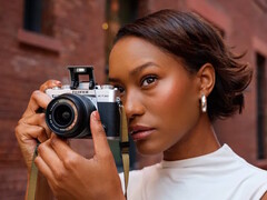 A câmera digital sem espelho Fujifilm X-T30 III é um modelo compacto que oferece fotos de 26,1 MP e vídeos 6K 30P. (Fonte da imagem: Fujifilm)