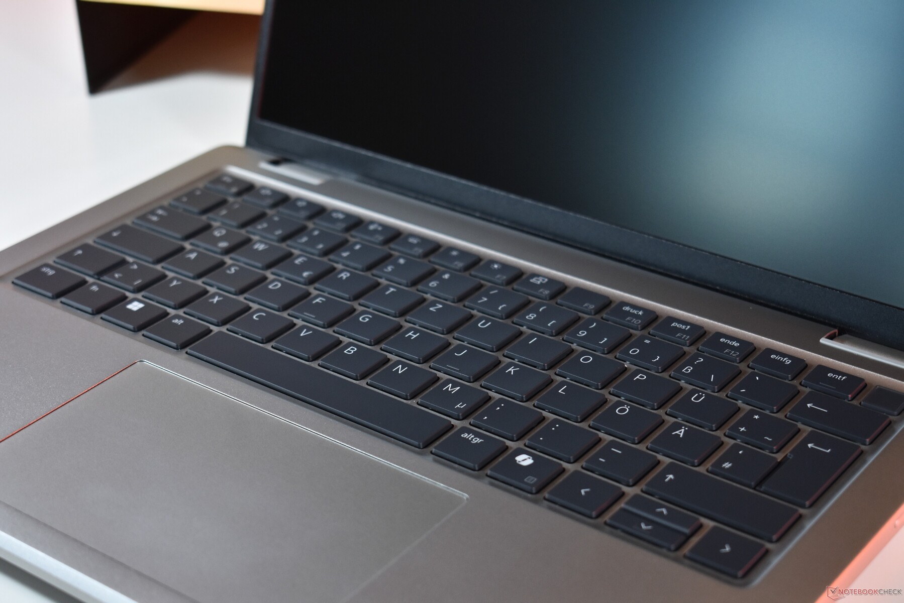 Dell Pro 14 Plus AMD: Teclado