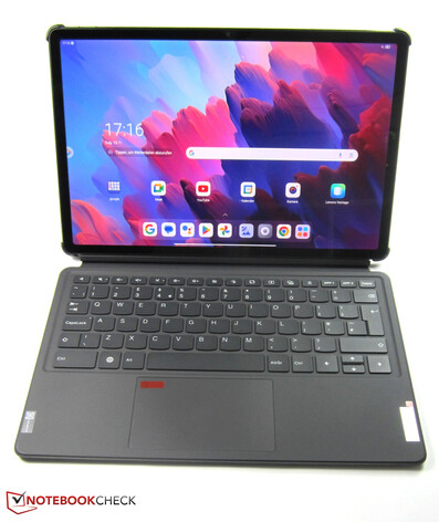 O Lenovo Tab P12 com o Lenovo Keyboard Pack