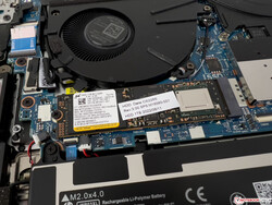 O SSD M.2-2280 pode ser trocado.