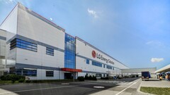 LG pode deixar de usar materiais chineses para suas baterias (imagem: LG)
