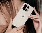 Há rumores de que o OnePlus 15 tenha 8,1 mm de espessura. Na foto: uma imagem promocional do telefone. (Fonte da imagem: OnePlus)
