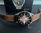 O Relógio GT 4 está supostamente à beira do lançamento, o Relógio GT 3 fotografado. (Fonte da imagem: NotebookCheck)