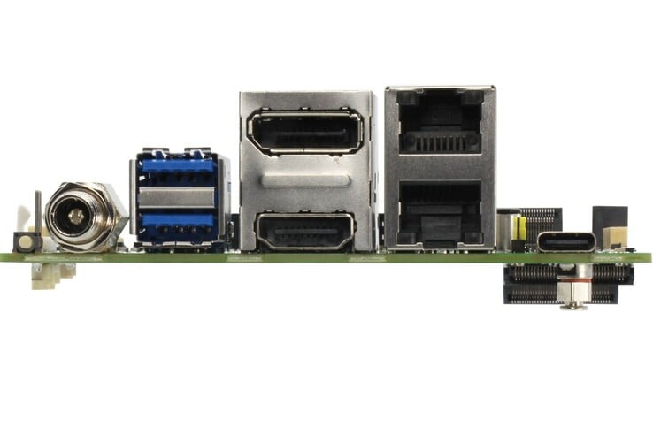 Esse computador de placa única suporta um total de três telas 4K (Fonte da imagem: Aaeon)