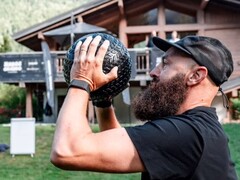 O Helio Strap da Amazfit (na foto) está recebendo a versão de atualização 3.2.8.3. (Fonte da imagem: Amazfit)