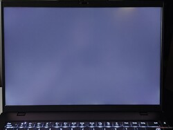 Sangramento da luz de fundo (mostrado aprimorado aqui)